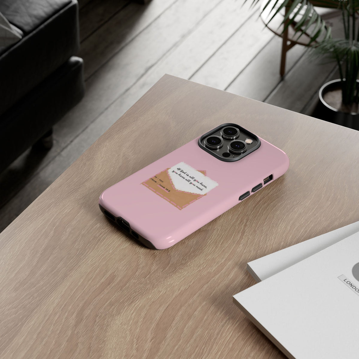 Christelijk telefoonhoesje God is alles wat je nodig hebt roze mat