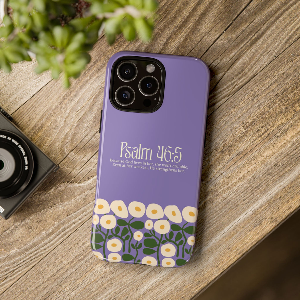 Christelijk telefoonhoesje God woont in haar lila mat