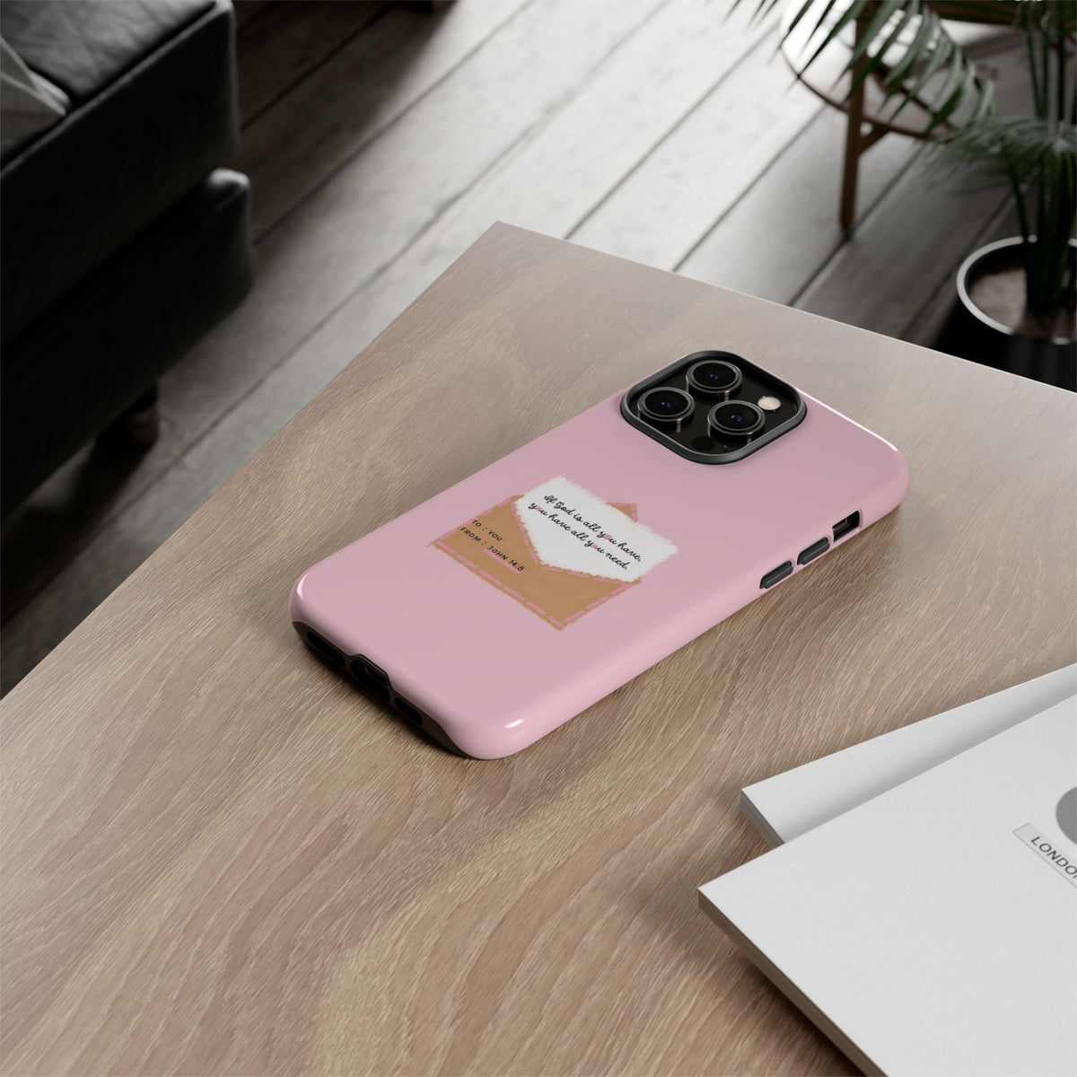 Christelijk telefoonhoesje God is alles wat je nodig hebt roze mat