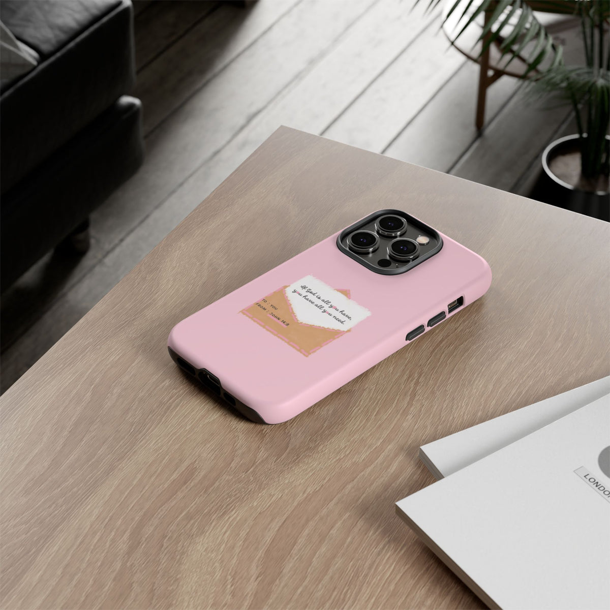 Christelijk telefoonhoesje God is alles wat je nodig hebt roze mat